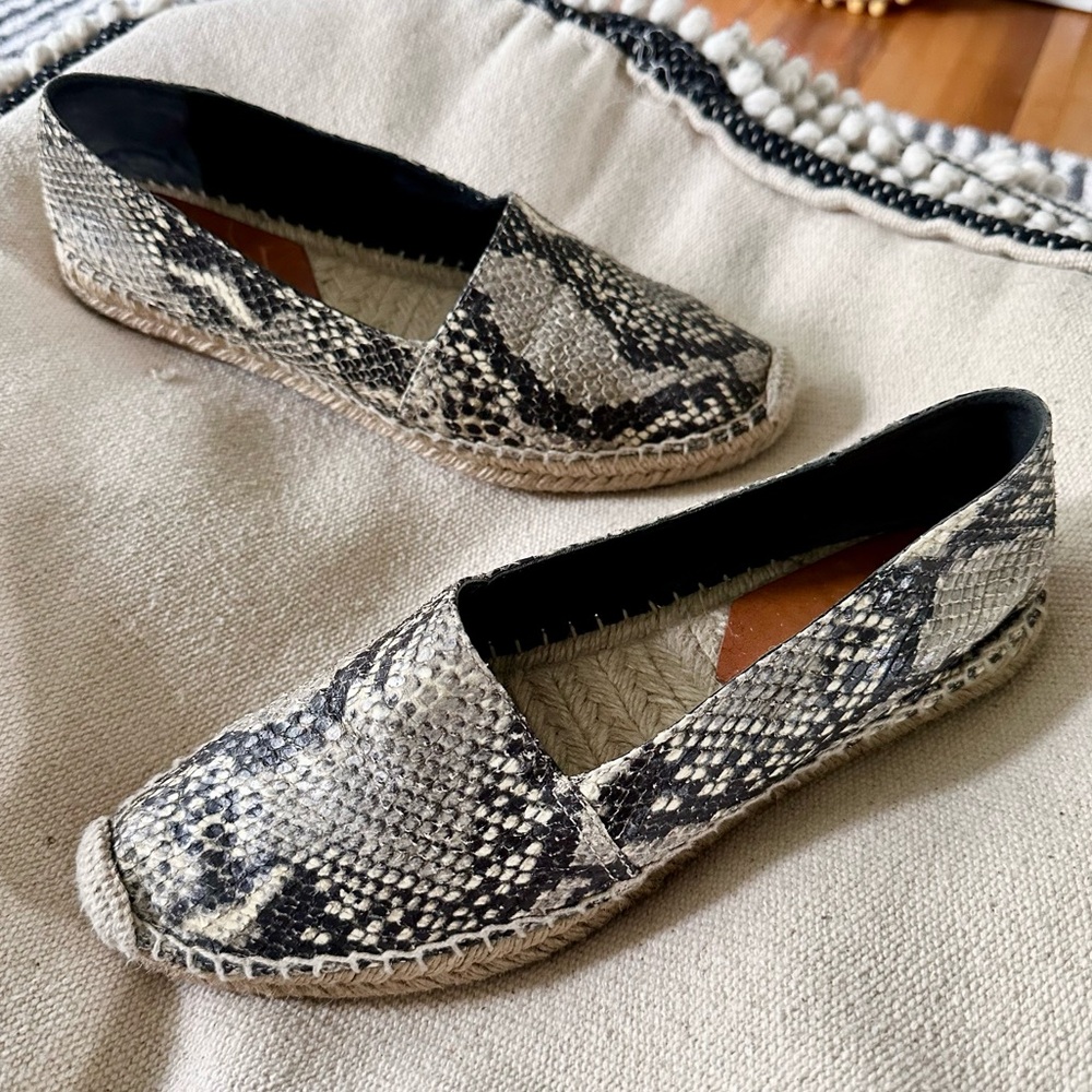 DIANE von FURSTENBERG Snake Leather Slid-On Flat Espadrilles Shoes Women’s 38 /8